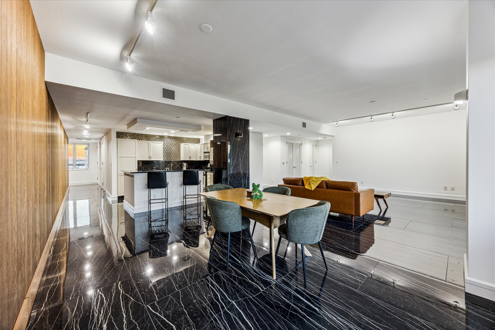 901 West 9th Street, Unit 401A Austin, TX 78703 - Photo 8 of 30