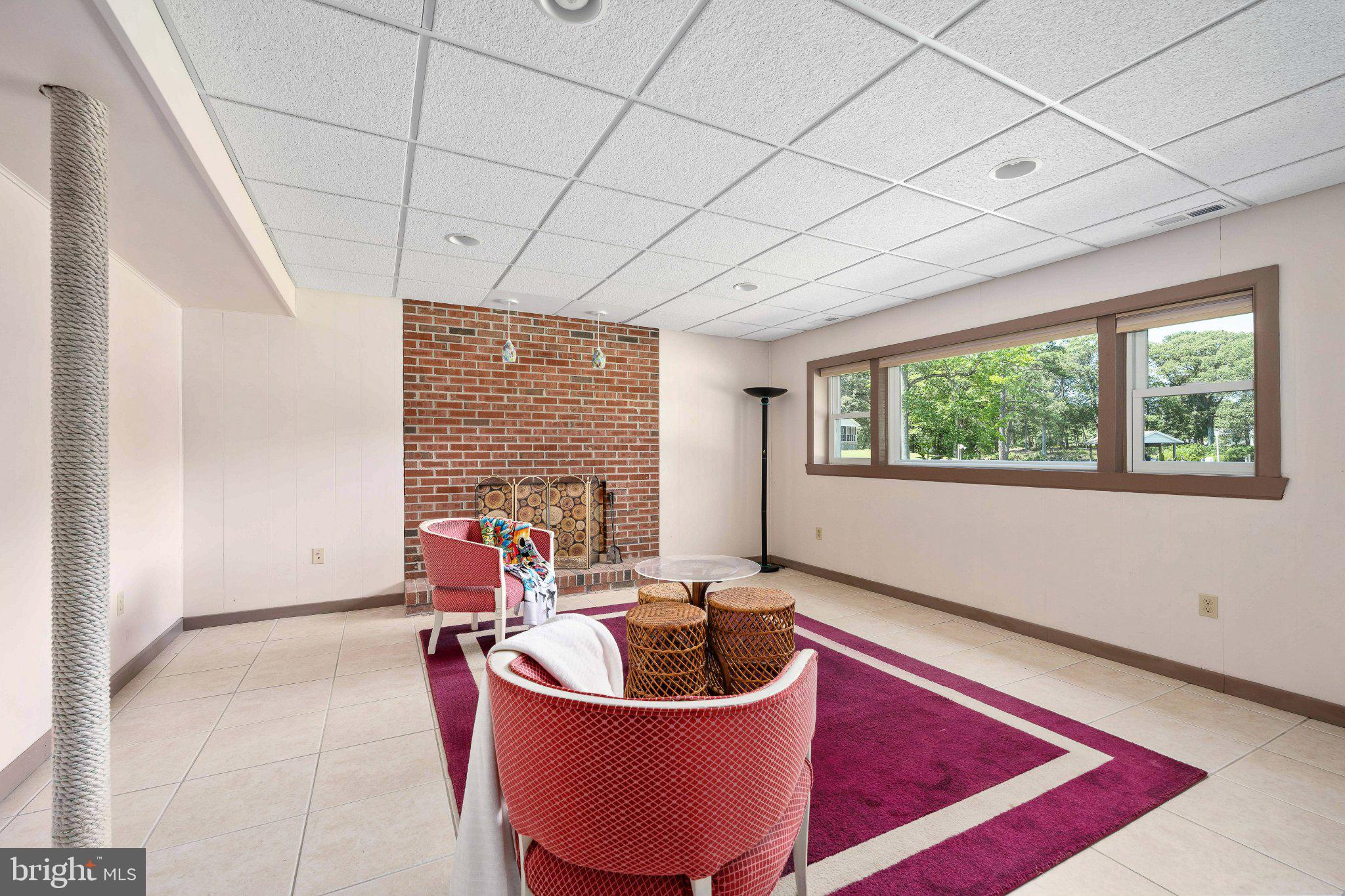 279 Harbor Drive Reedville, VA 22539 - Photo 51 of 97 Bright and inviting living space.