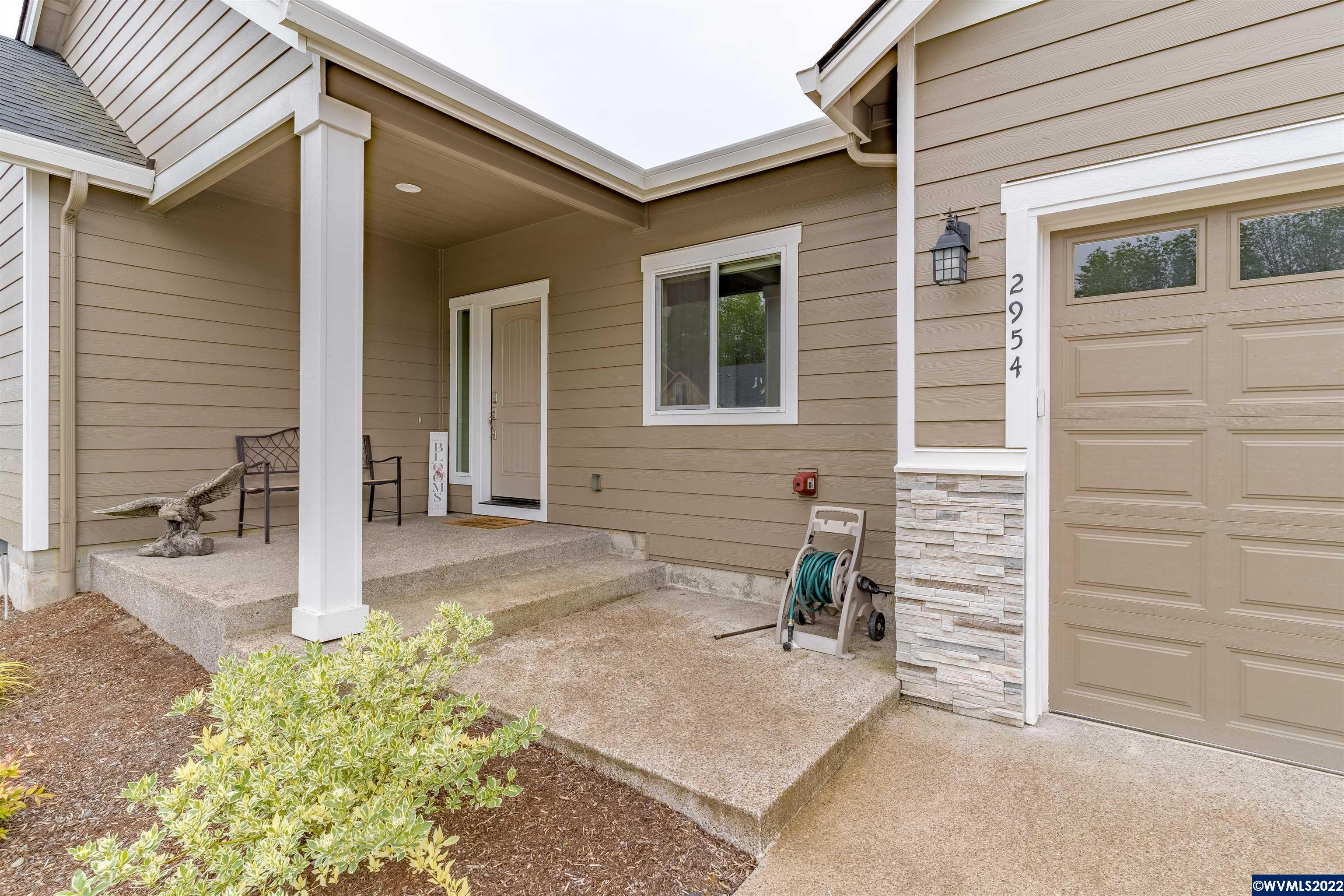 2954 Northeast Trask Lane Albany, OR 97321 - Photo 4 of 41