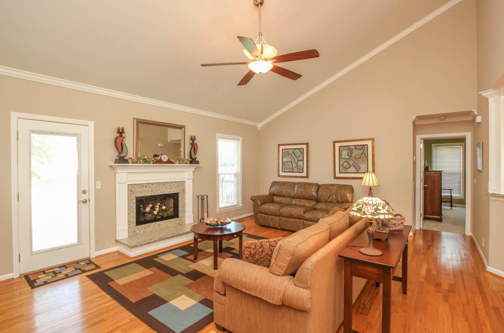 818 Ridgetop Drive Mount Juliet, TN 37122 - Photo 10 of 27 Gallery Image 10