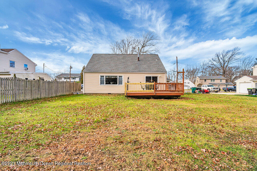 8 Carriage Road North Hazlet, NJ 07730 - Photo 11 of 52 047_dsc01592