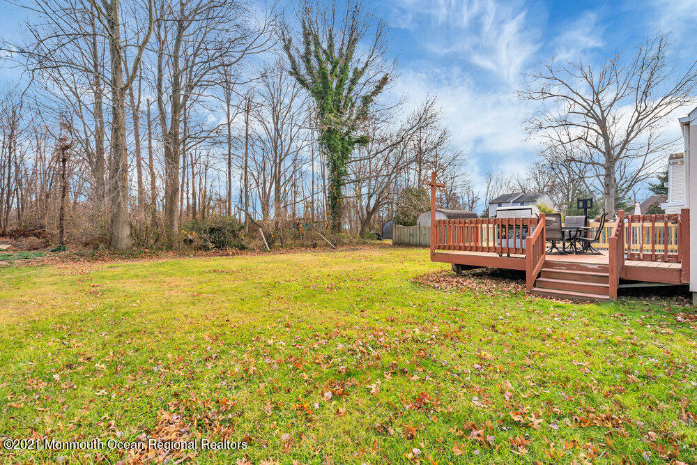 8 Carriage Road North Hazlet, NJ 07730 - Photo 13 of 52 045_dsc01582