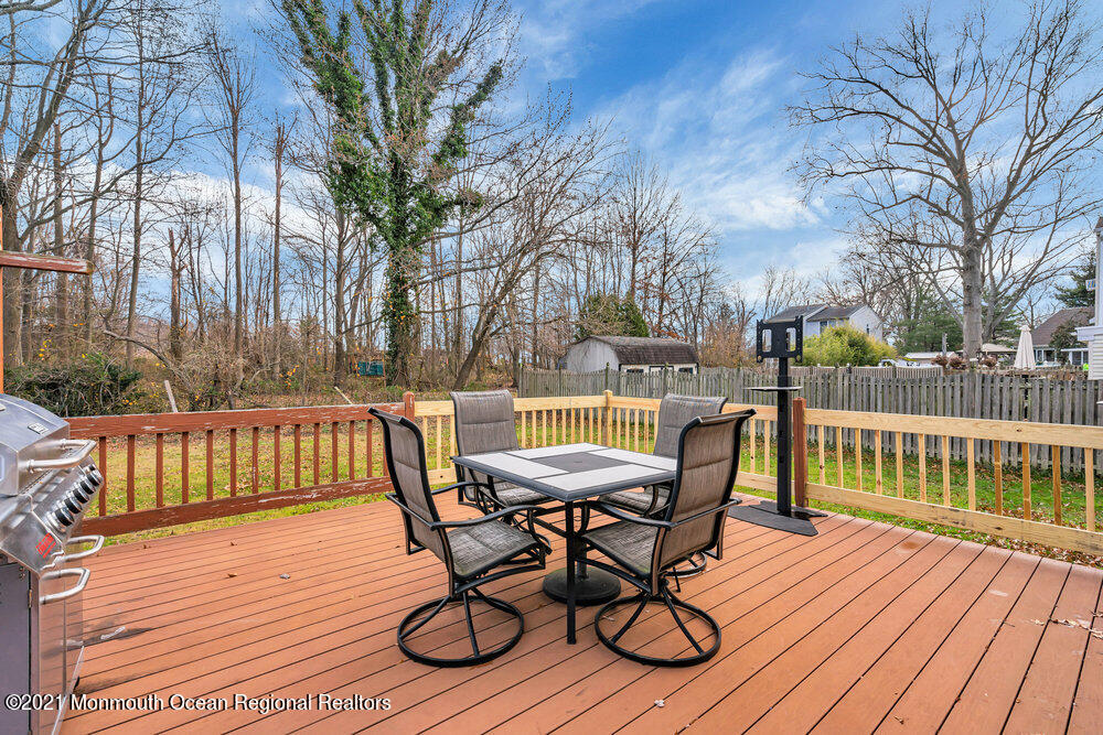 8 Carriage Road North Hazlet, NJ 07730 - Photo 15 of 52 043_dsc01572