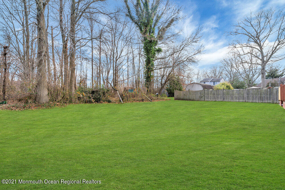 8 Carriage Road North Hazlet, NJ 07730 - Photo 19 of 52 037_dsc01587-1