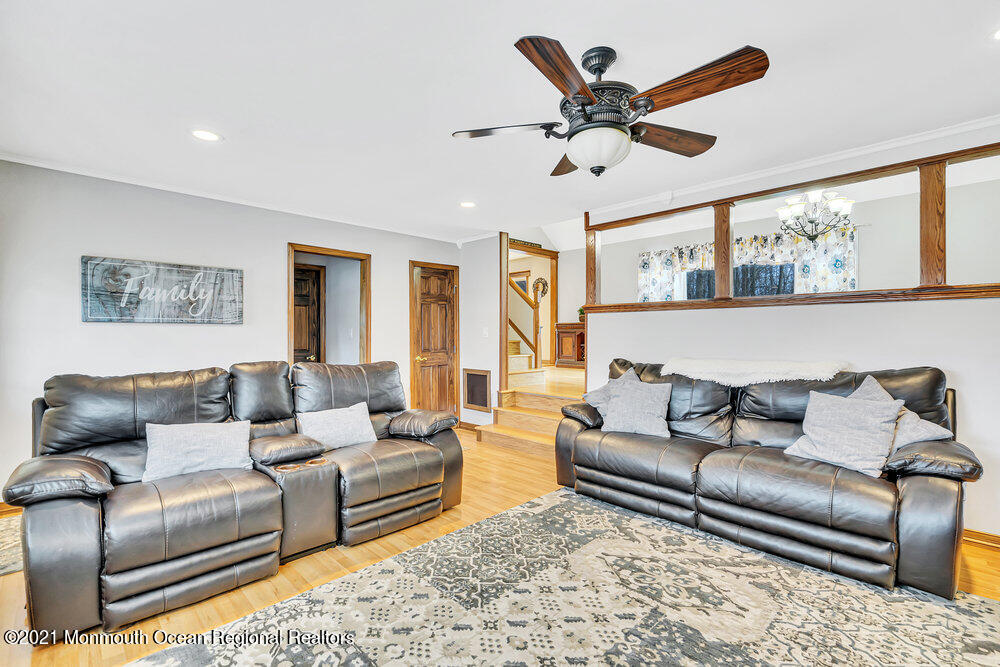 8 Carriage Road North Hazlet, NJ 07730 - Photo 23 of 52 012_dsc01567