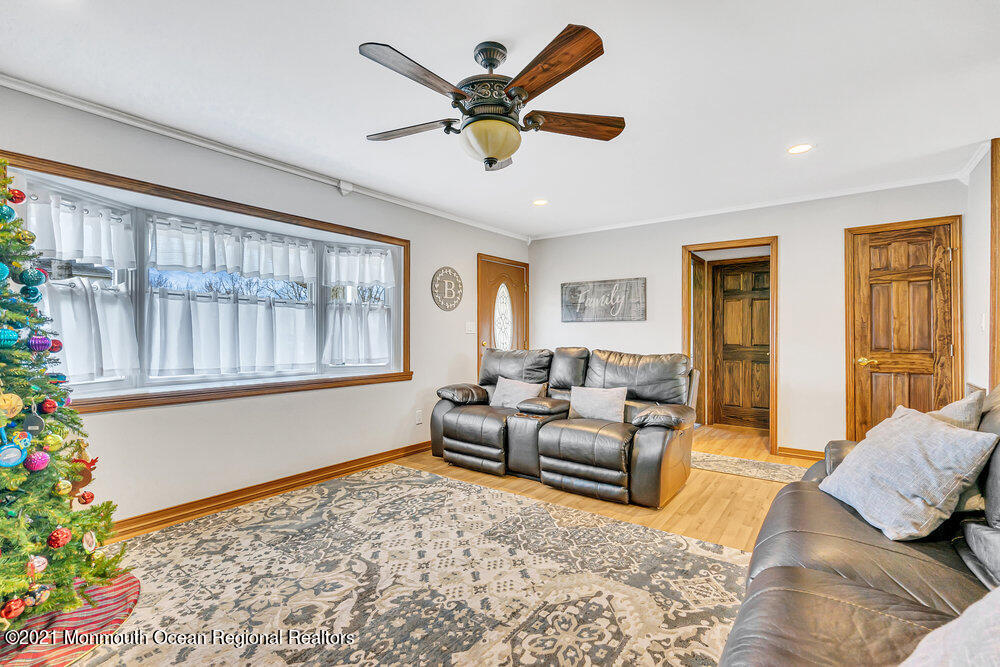 8 Carriage Road North Hazlet, NJ 07730 - Photo 24 of 52 011_dsc01562