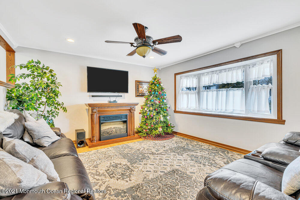 8 Carriage Road North Hazlet, NJ 07730 - Photo 27 of 52 041_dsc01552