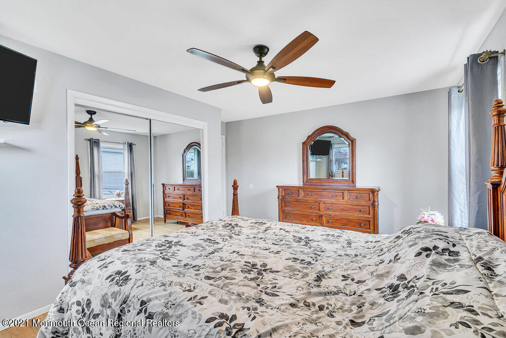 8 Carriage Road North Hazlet, NJ 07730 - Photo 29 of 52 033_dsc01477