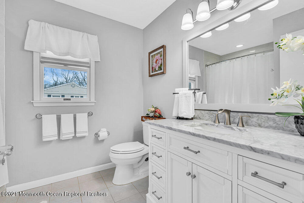 8 Carriage Road North Hazlet, NJ 07730 - Photo 32 of 52 030_dsc01462