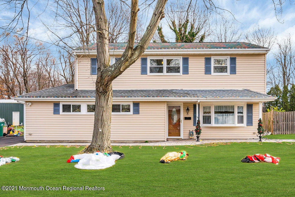 8 Carriage Road North Hazlet, NJ 07730 - Photo 8 of 52 001_dsc01612-1_copy