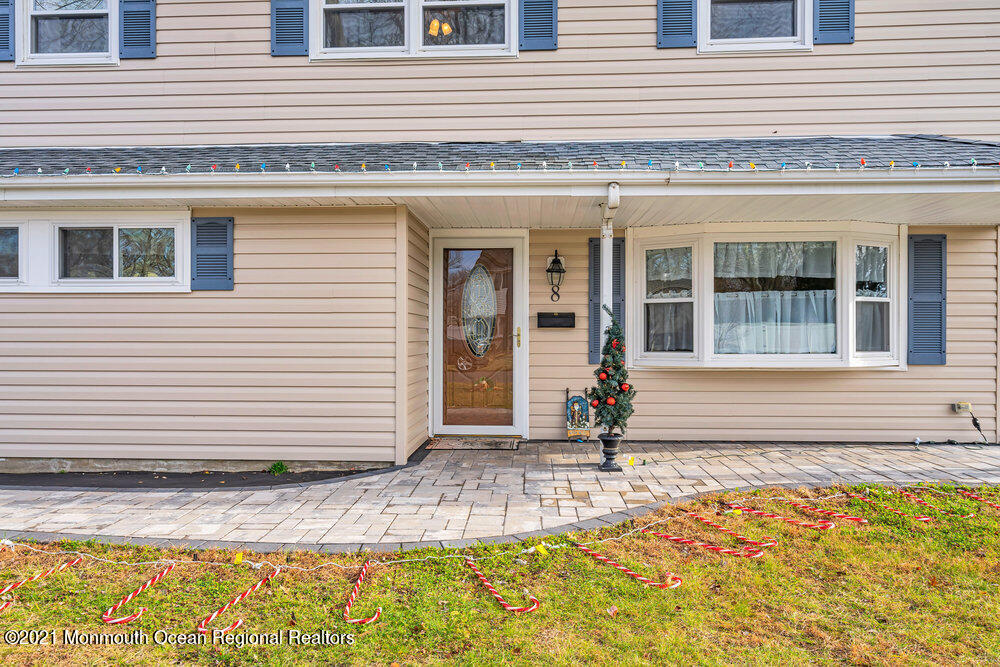8 Carriage Road North Hazlet, NJ 07730 - Photo 9 of 52 049_dsc01602