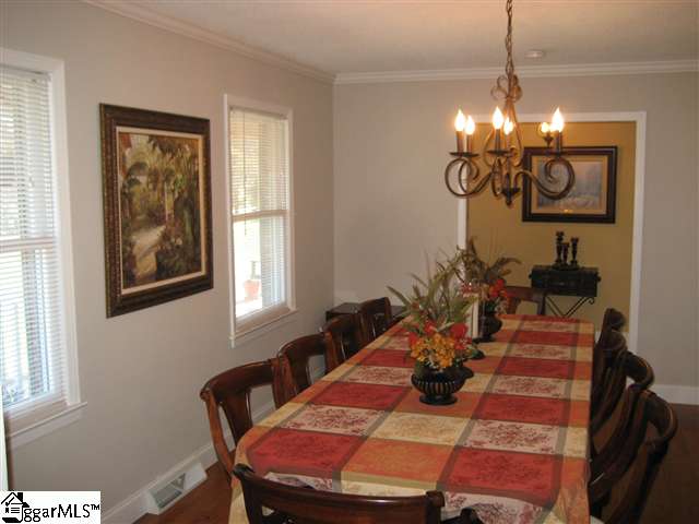 419 Phillips Lane Greer, SC 29650 - Photo 2 of 25 Gallery Image 2