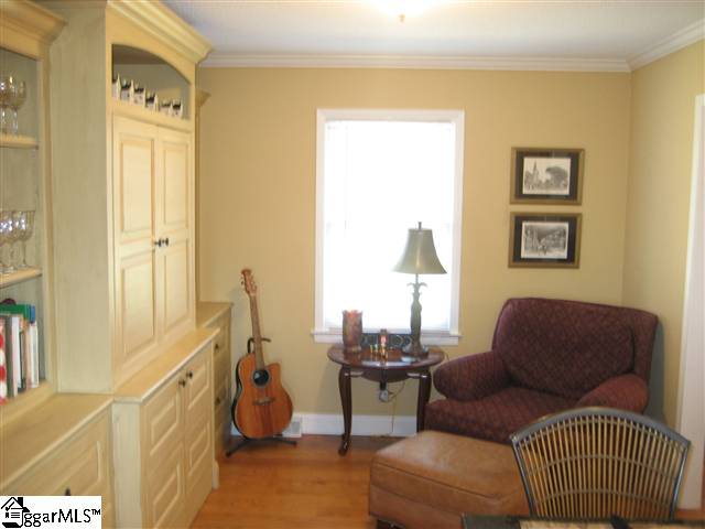 419 Phillips Lane Greer, SC 29650 - Photo 4 of 25 Gallery Image 4