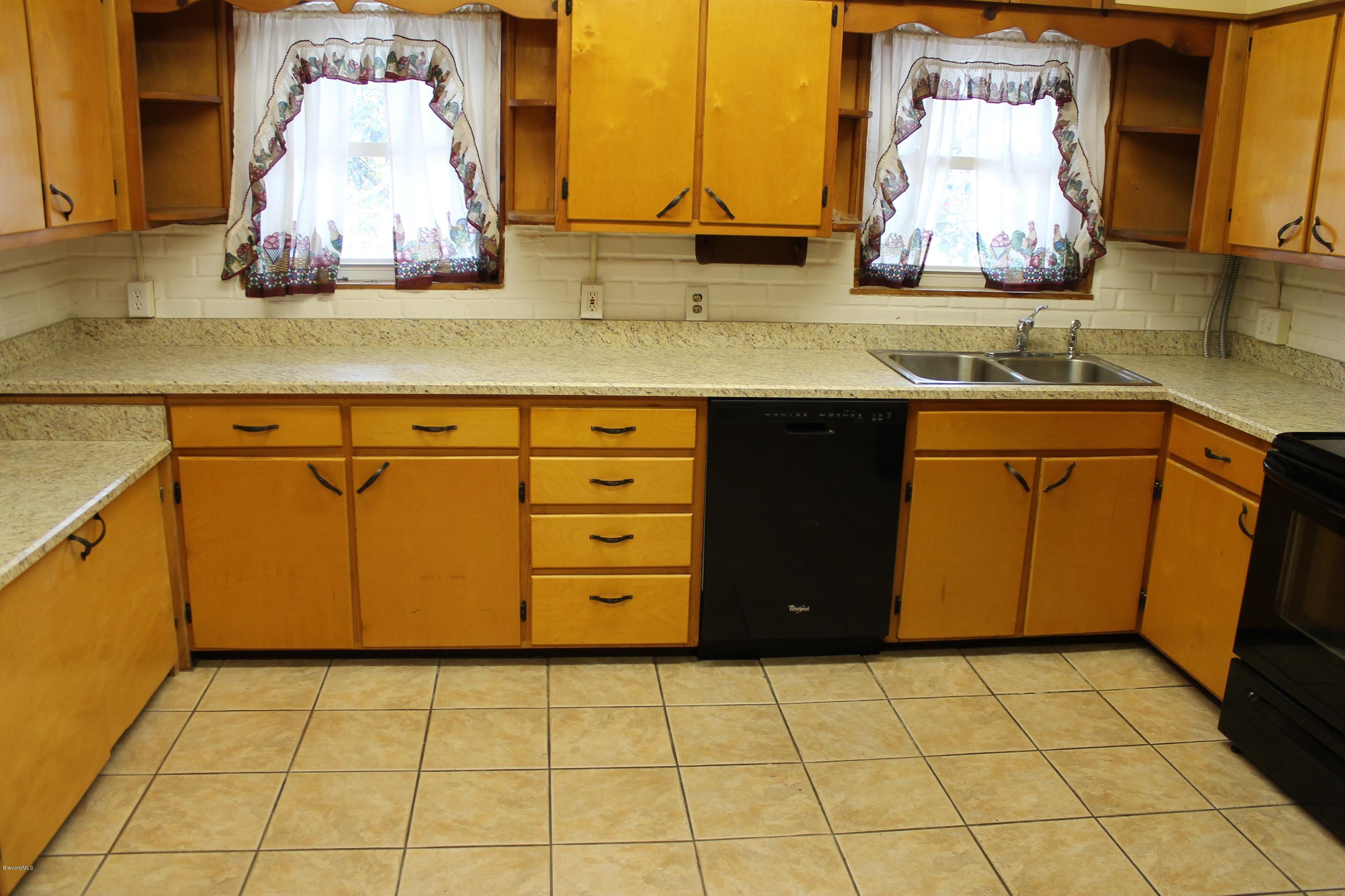 2207 Country Club Road Melbourne, FL 32901 - Photo 11 of 12 IMG_4944