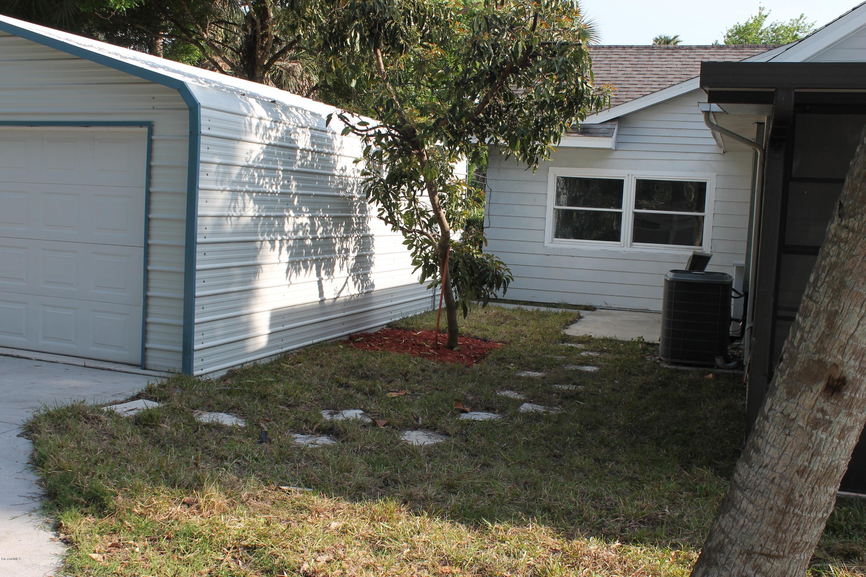 2207 Country Club Road Melbourne, FL 32901 - Photo 5 of 12 IMG_4933
