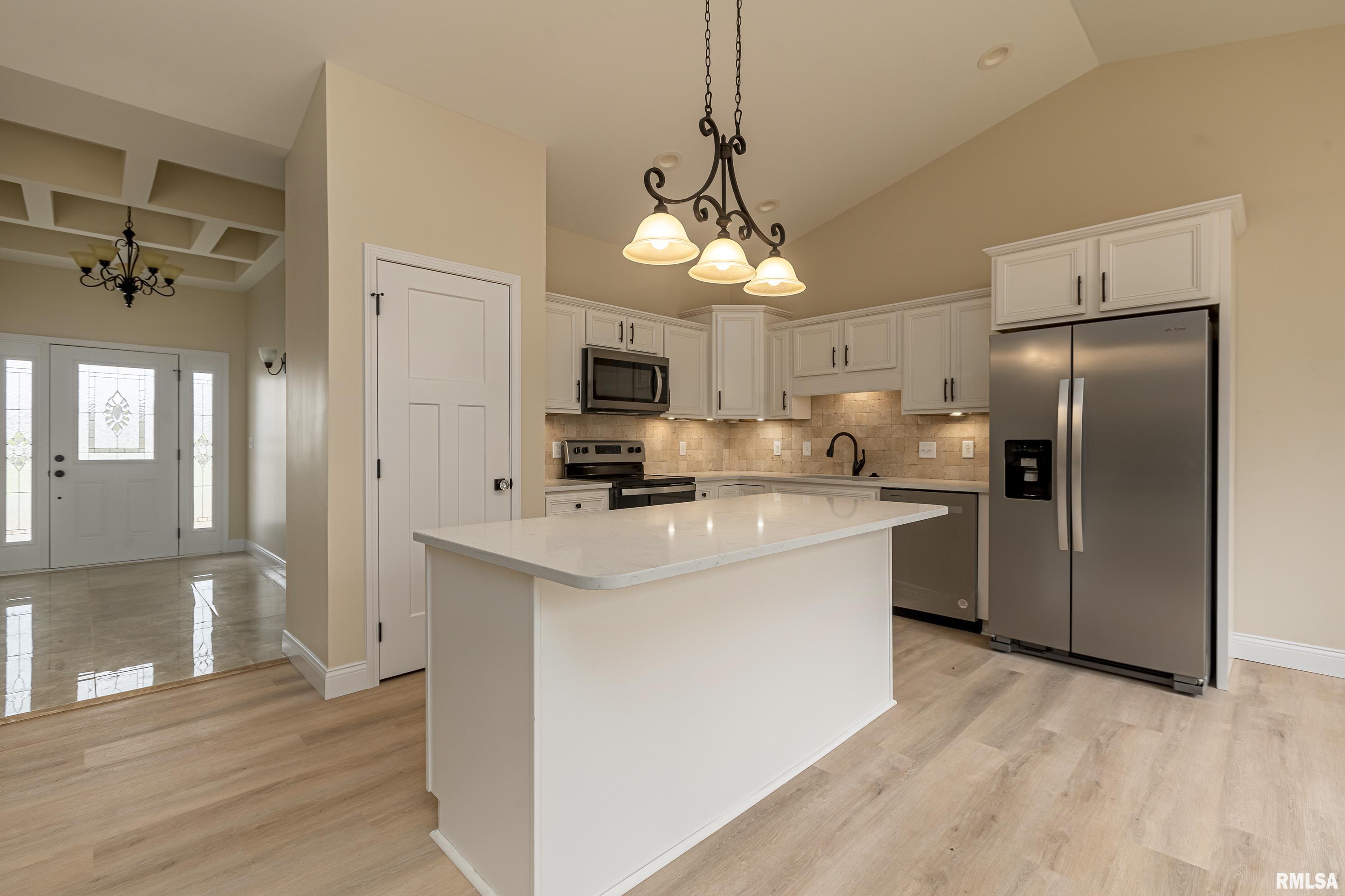 28 Castle Oaks Road Pittsburg, IL 62974 - Photo 11 of 36