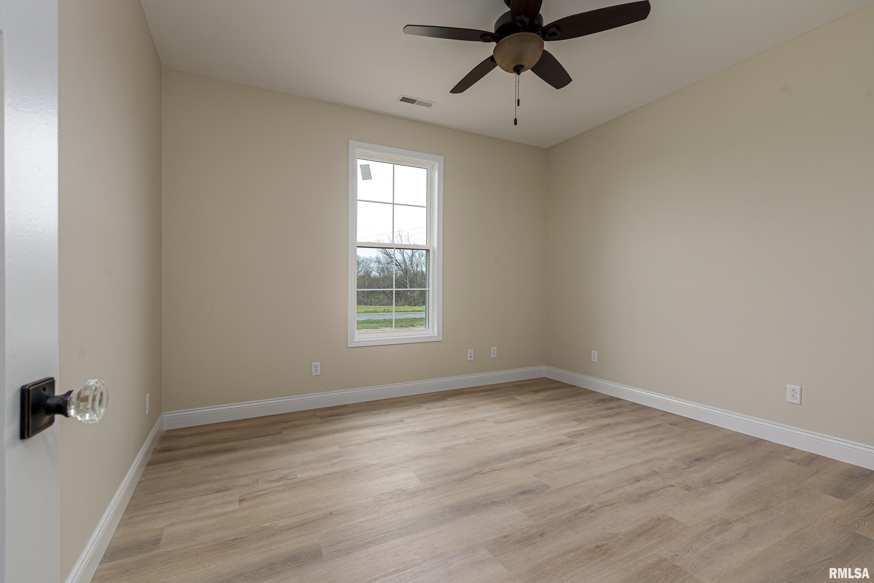 28 Castle Oaks Road Pittsburg, IL 62974 - Photo 17 of 36