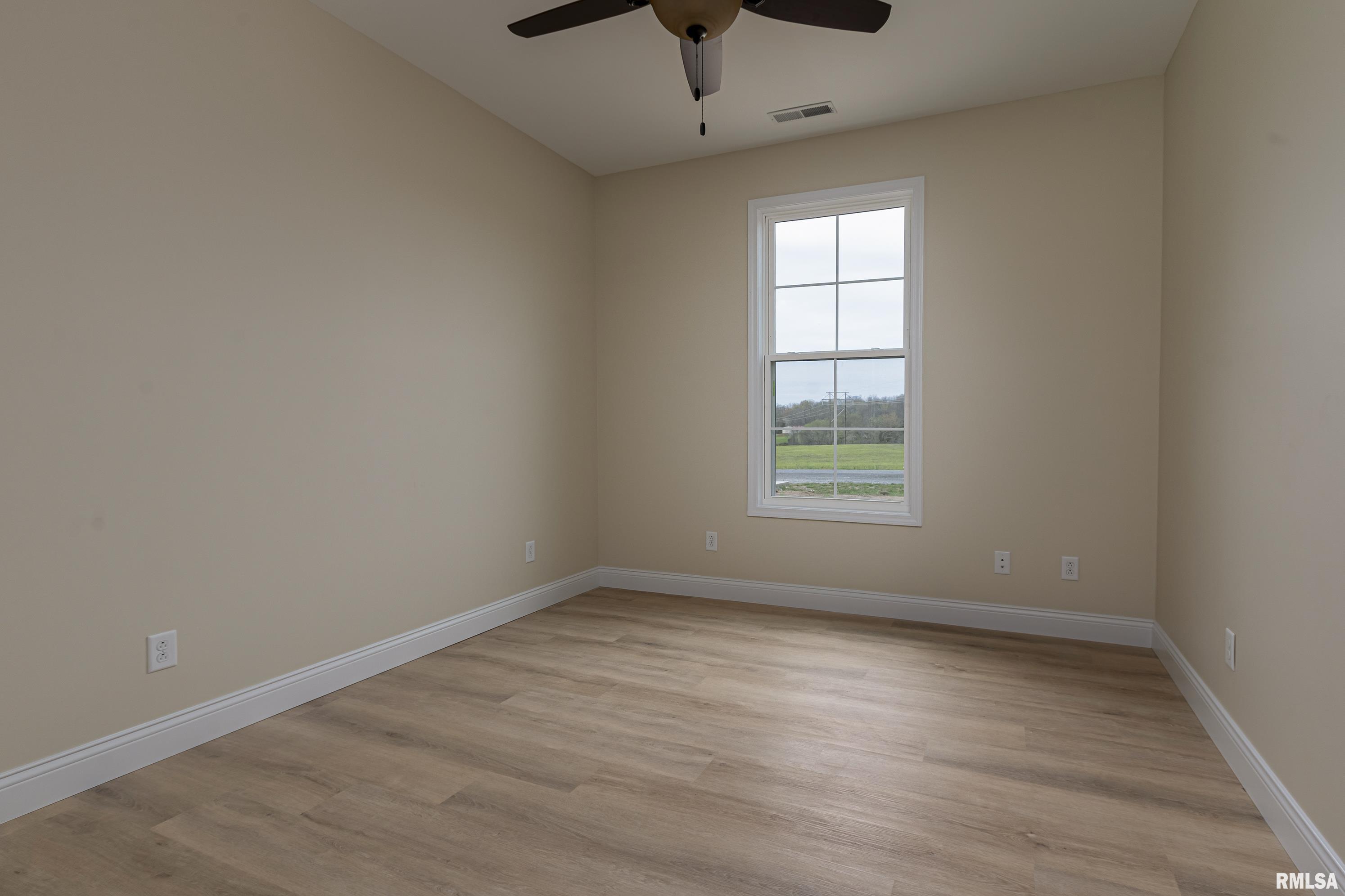 28 Castle Oaks Road Pittsburg, IL 62974 - Photo 23 of 36