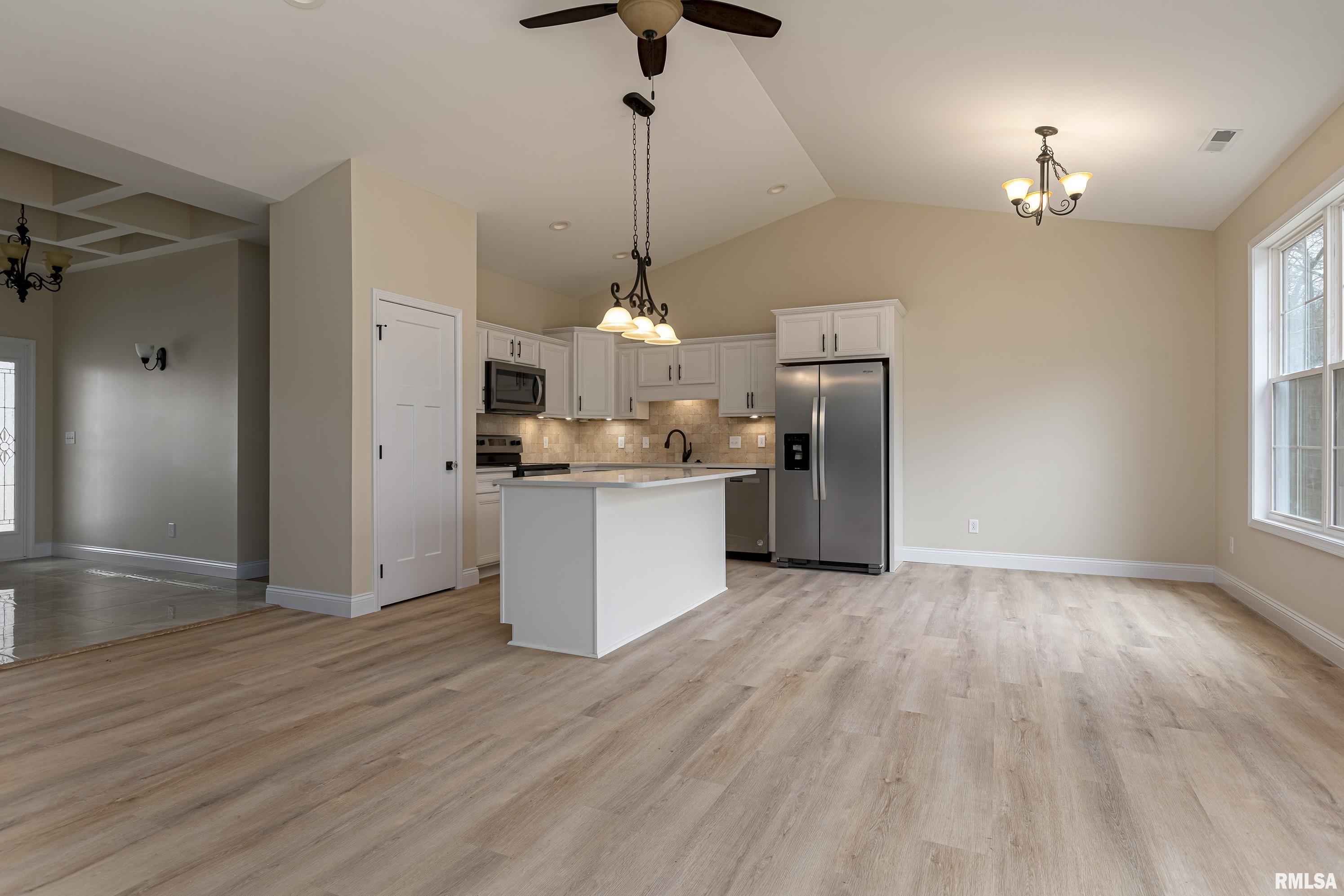 28 Castle Oaks Road Pittsburg, IL 62974 - Photo 7 of 36