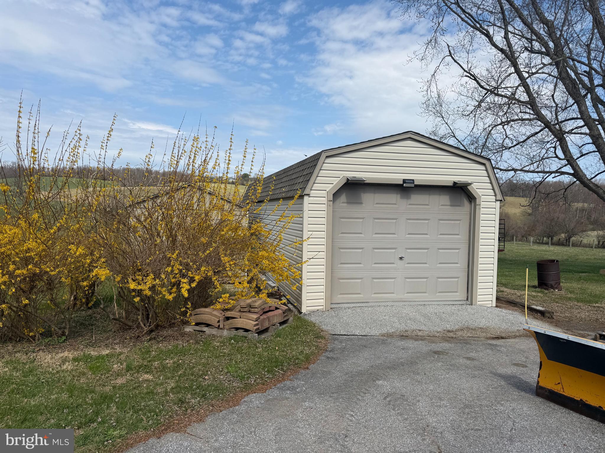 190 Bachmans Valley Road Westminster, MD 21158 - Photo 32 of 33 a view of a garage of the house