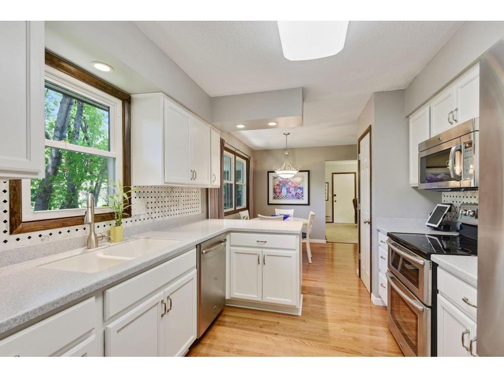 8448 Irwin Road Bloomington, MN 55437 - Photo 16 of 33 Gallery Image 16