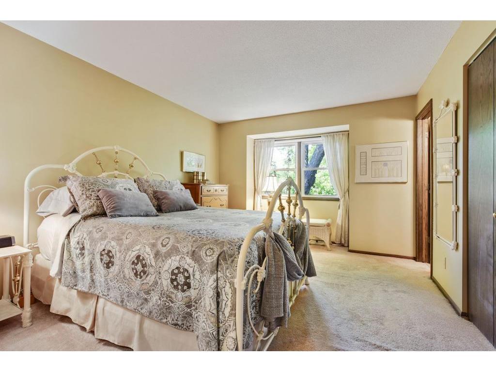 8448 Irwin Road Bloomington, MN 55437 - Photo 20 of 33 Gallery Image 20