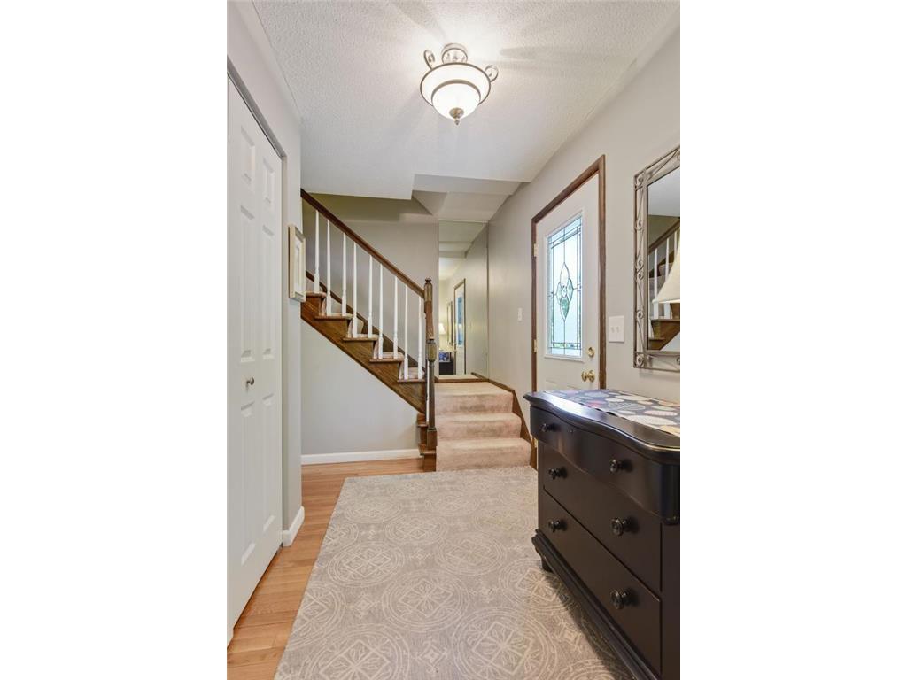 8448 Irwin Road Bloomington, MN 55437 - Photo 3 of 33 Gallery Image 3