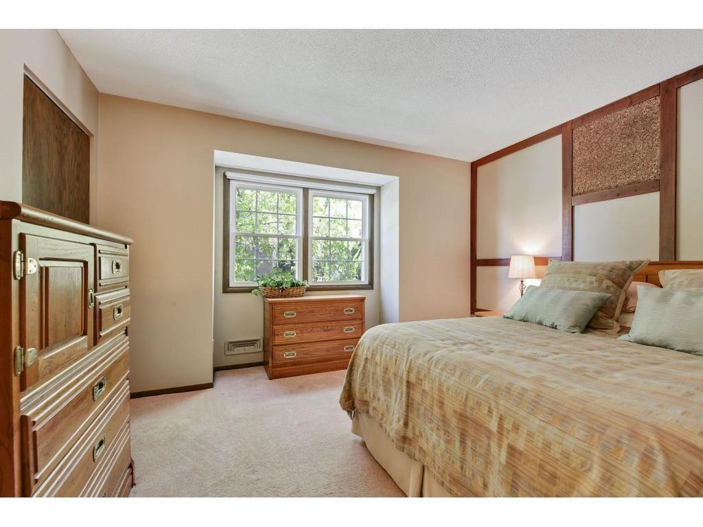 8448 Irwin Road Bloomington, MN 55437 - Photo 24 of 33 Gallery Image 24
