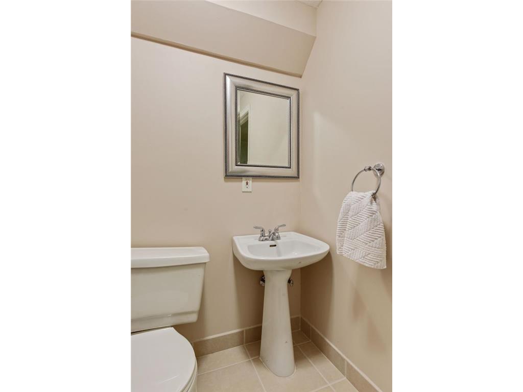 8448 Irwin Road Bloomington, MN 55437 - Photo 27 of 33 Gallery Image 27