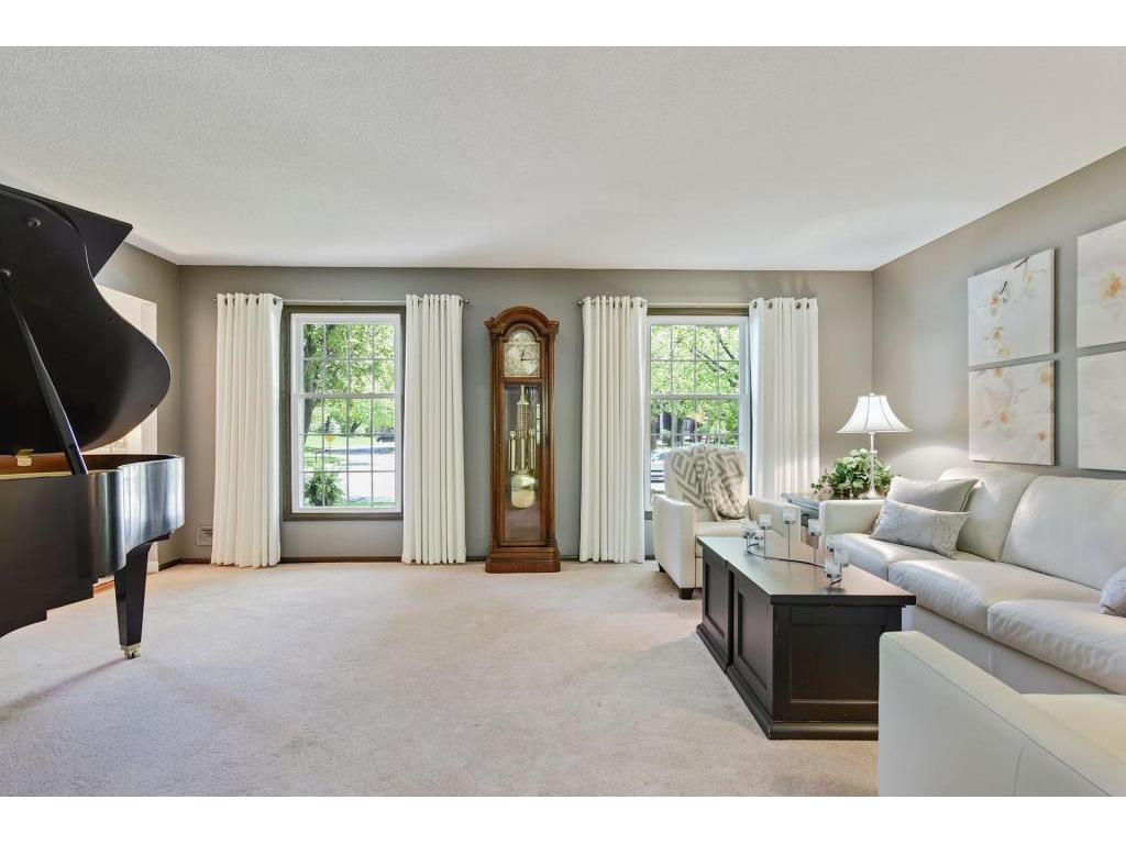 8448 Irwin Road Bloomington, MN 55437 - Photo 4 of 33 Gallery Image 4