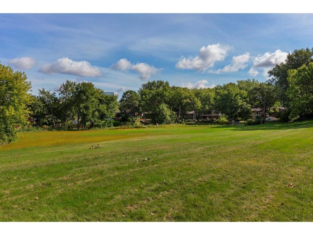 8448 Irwin Road Bloomington, MN 55437 - Photo 31 of 33 Gallery Image 31