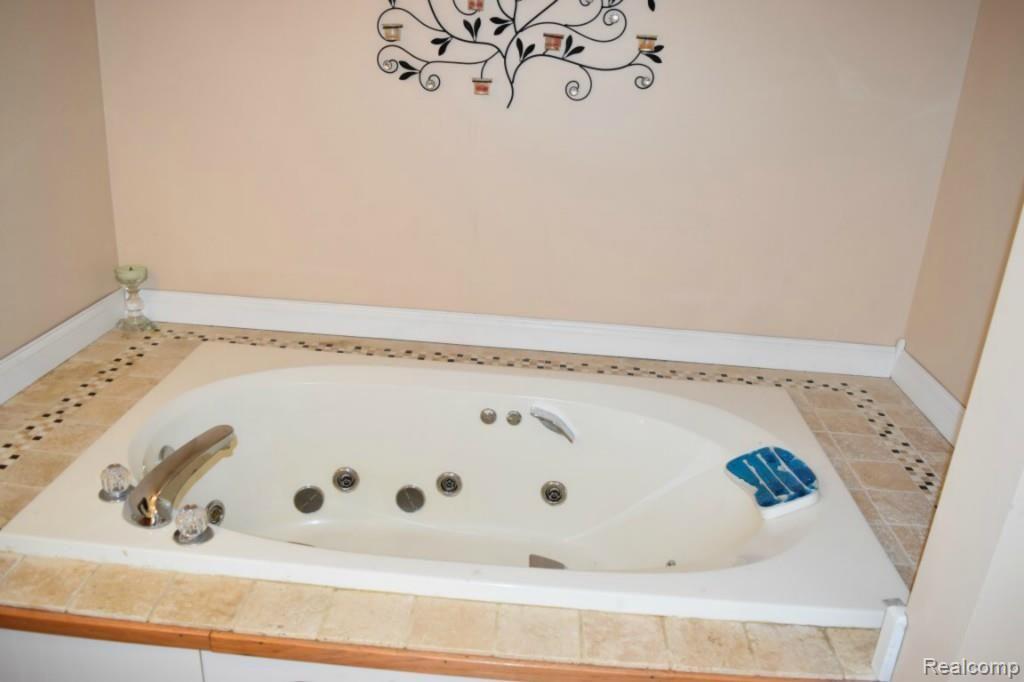 13900 Kimball Road Allenton, MI 48002 - Photo 34 of 69 DSC_0401.jpg