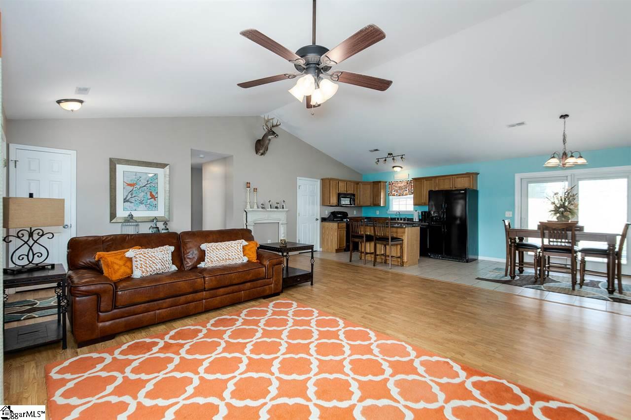 117 James Road Easley, SC 29642 - Photo 4 of 27 Gallery Image 4