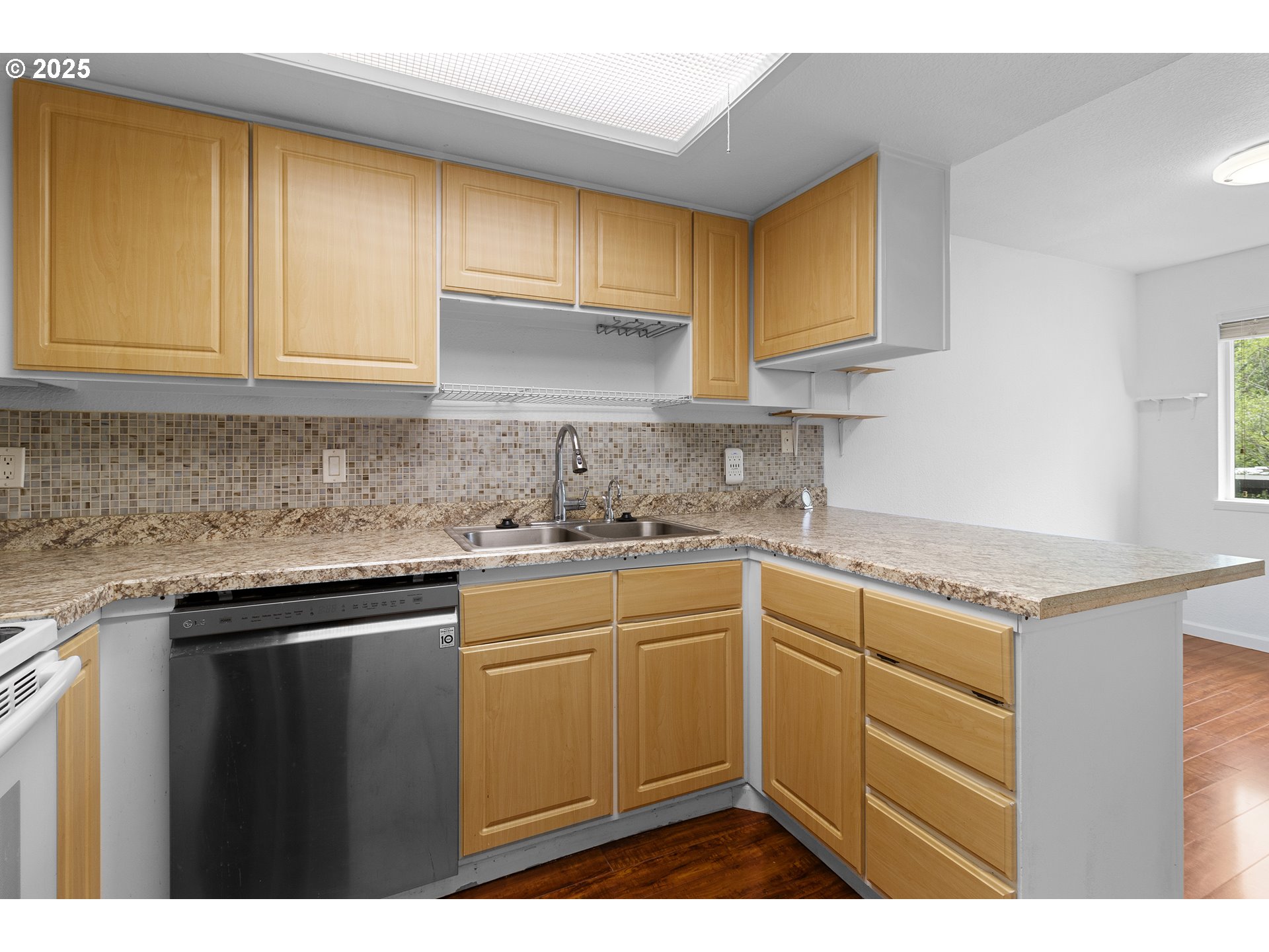 9455 Southwest 146th Terrace, Unit D2 Beaverton, OR 97007 - Photo 10 of 30