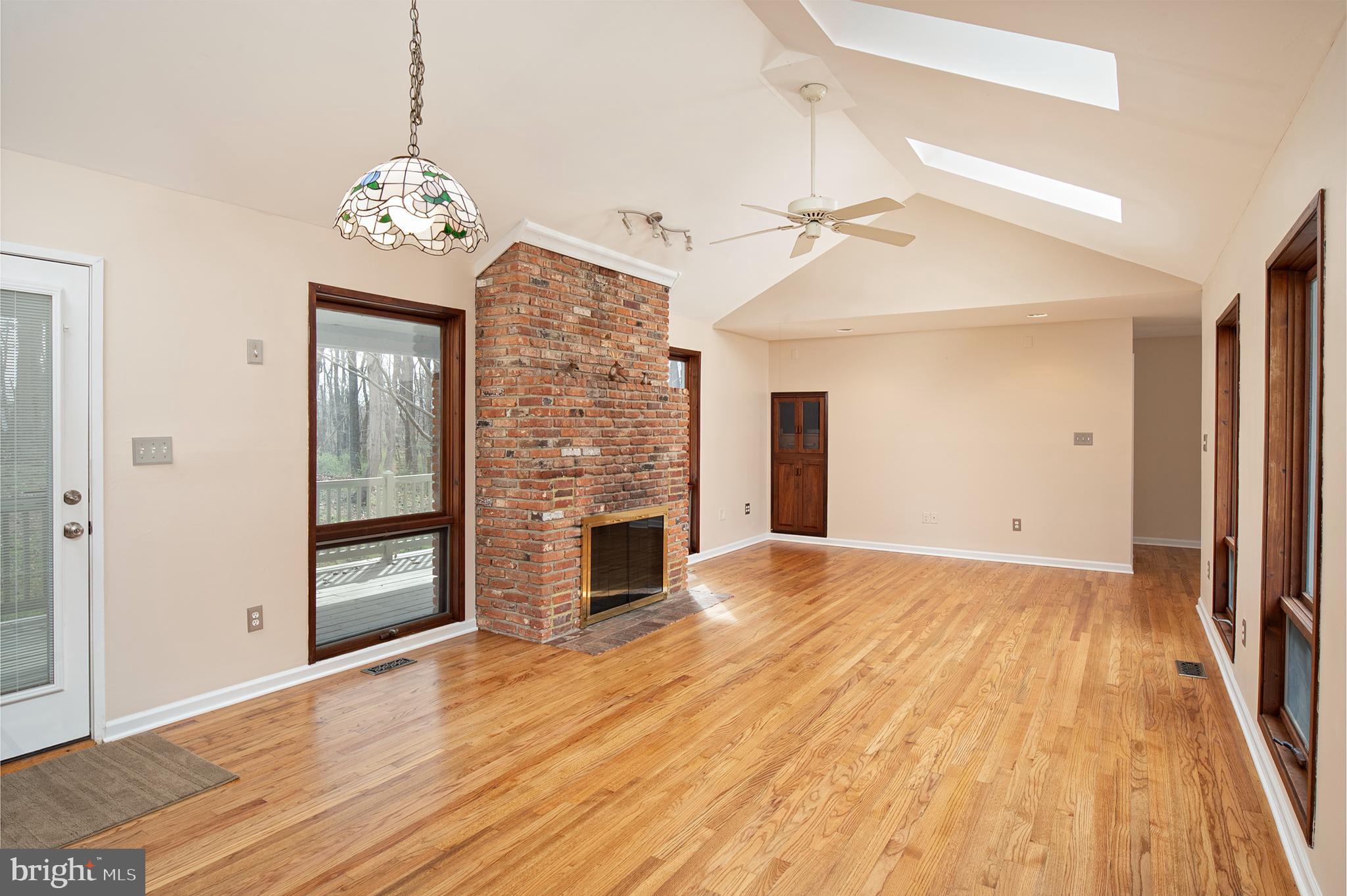 2167 McKendree Road West Friendship, MD 21794 - Photo 7 of 41 Dining / Living Room