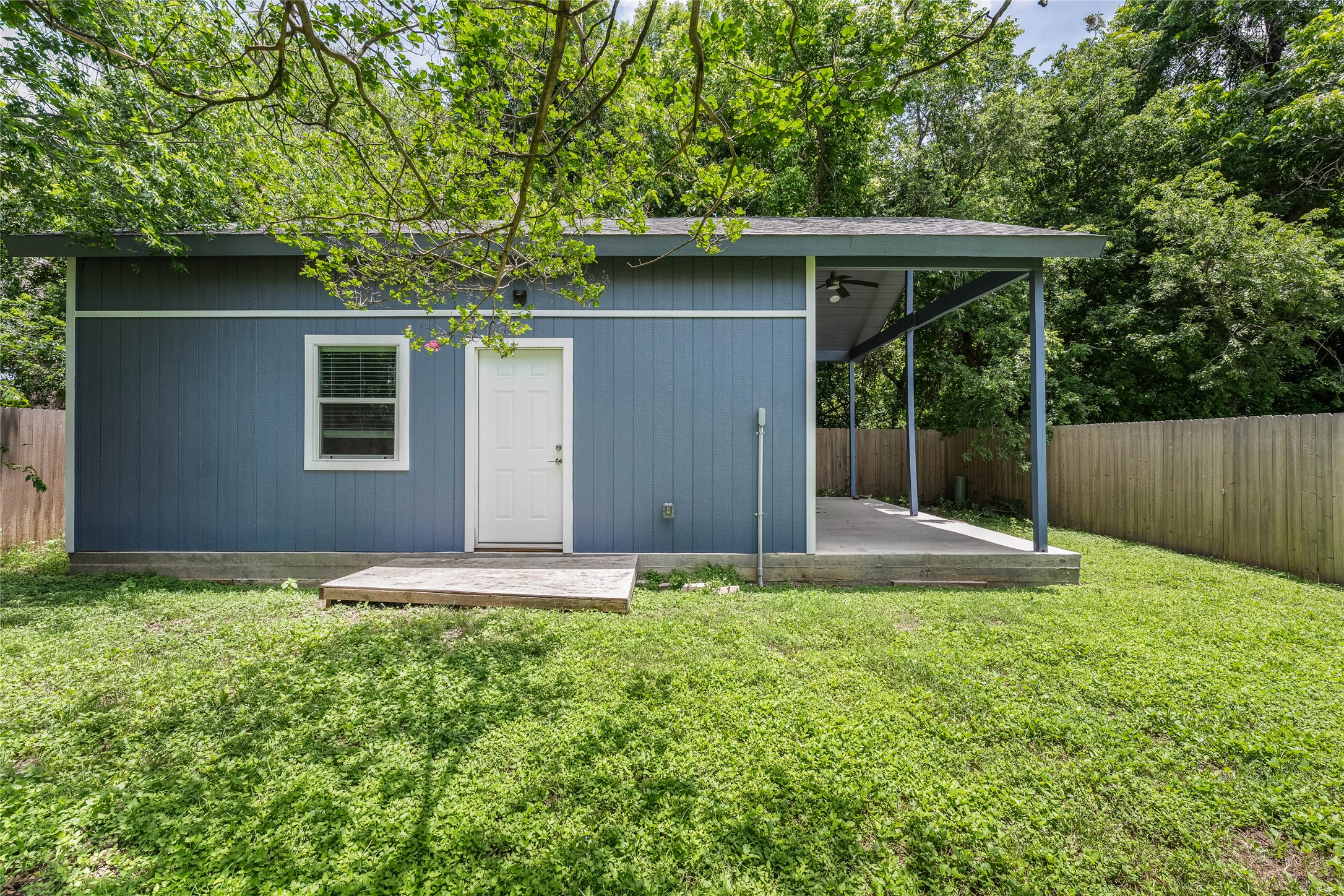 1153 Brookswood Avenue Austin, TX 78721 - Photo 20 of 25