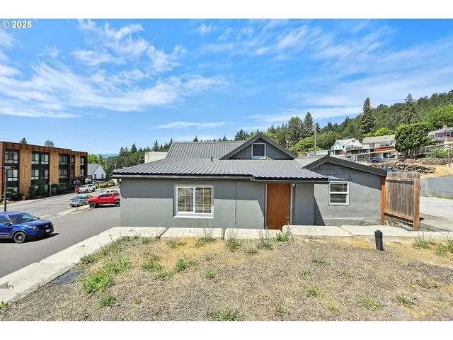 $445,500 | 120.5 North Main Avenue, White Salmon, WA 98672