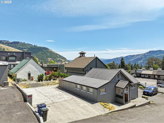 $445,500 | 120.5 North Main Avenue, White Salmon, WA 98672