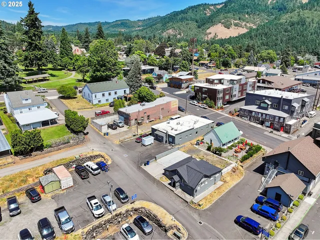 $445,500 | 120.5 North Main Avenue, White Salmon, WA 98672