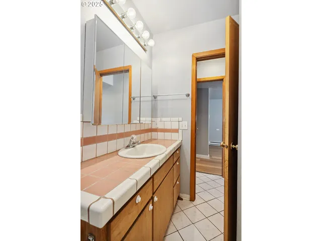 $445,500 | 120.5 North Main Avenue, White Salmon, WA 98672