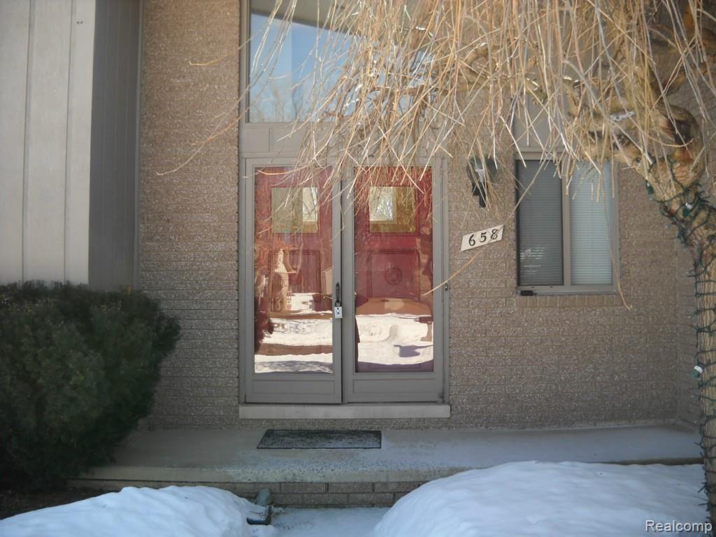 658 Timberline Drive Rochester, MI 48309 - Photo 2 of 16 DSCN1392.jpg