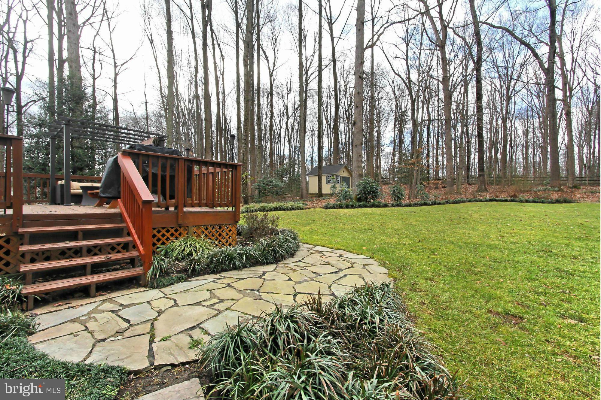 7376 Clifton Road Clifton, VA 20124 - Photo 21 of 25 Beautiful backyard