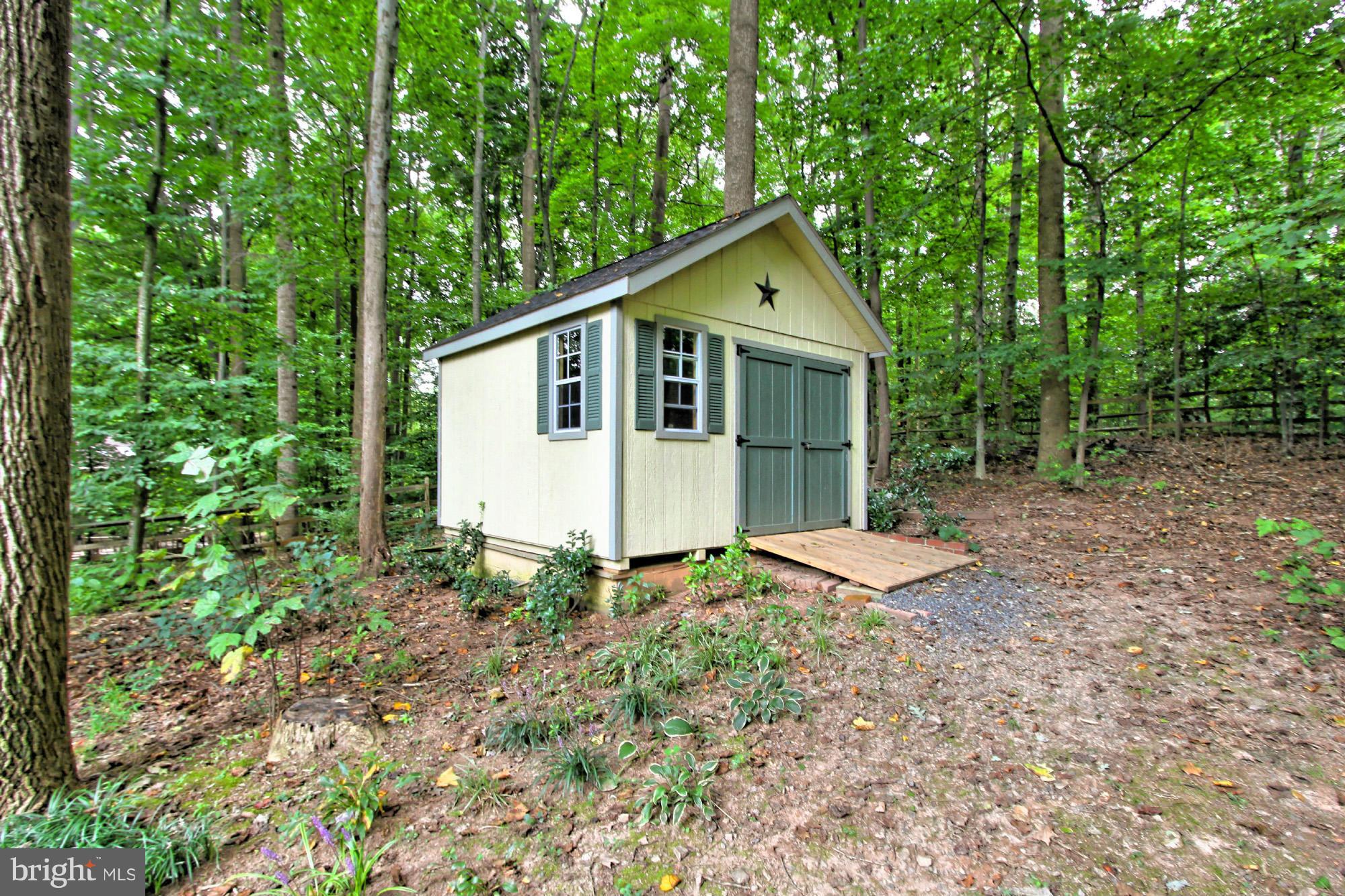 7376 Clifton Road Clifton, VA 20124 - Photo 22 of 25 Garden/tool shed