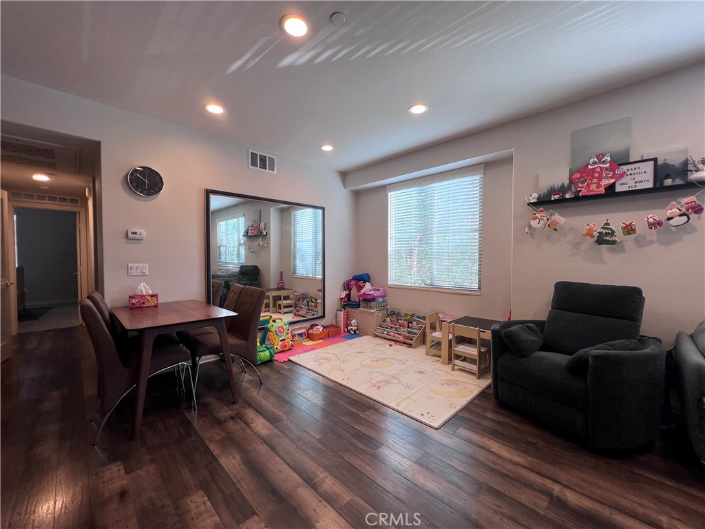 136 Neptune Irvine, CA 92618 - Photo 7 of 17