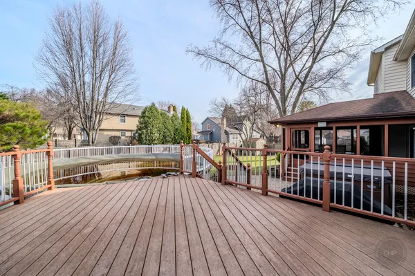 $660,000 | 2413 Flambeau Drive, Naperville, IL 60564