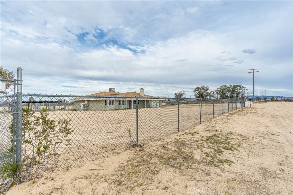 46334 Alamosa Road Newberry Springs, CA 92365 - Photo 4 of 50