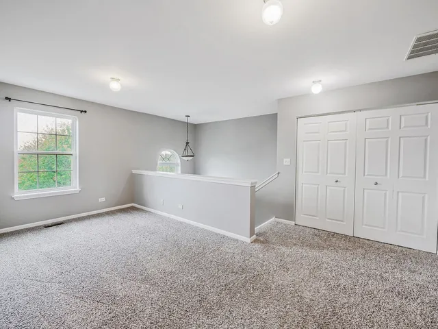 $389,900 | 1090 Maubert Court, Carol Stream, IL 60188