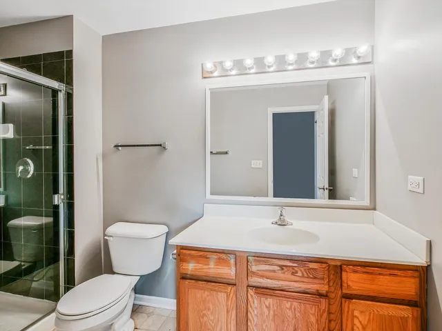 $389,900 | 1090 Maubert Court, Carol Stream, IL 60188