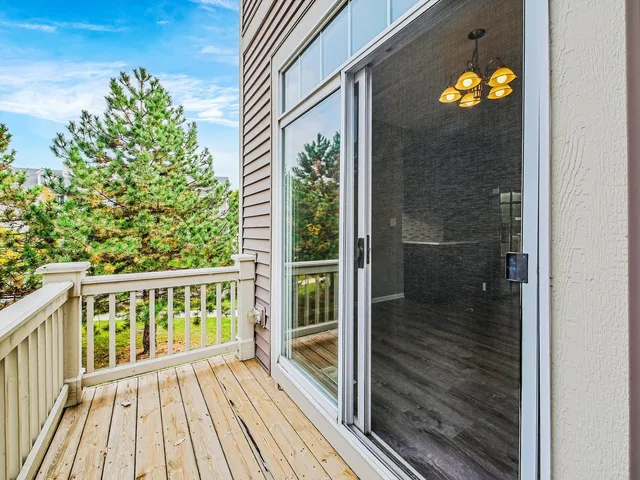 $389,900 | 1090 Maubert Court, Carol Stream, IL 60188