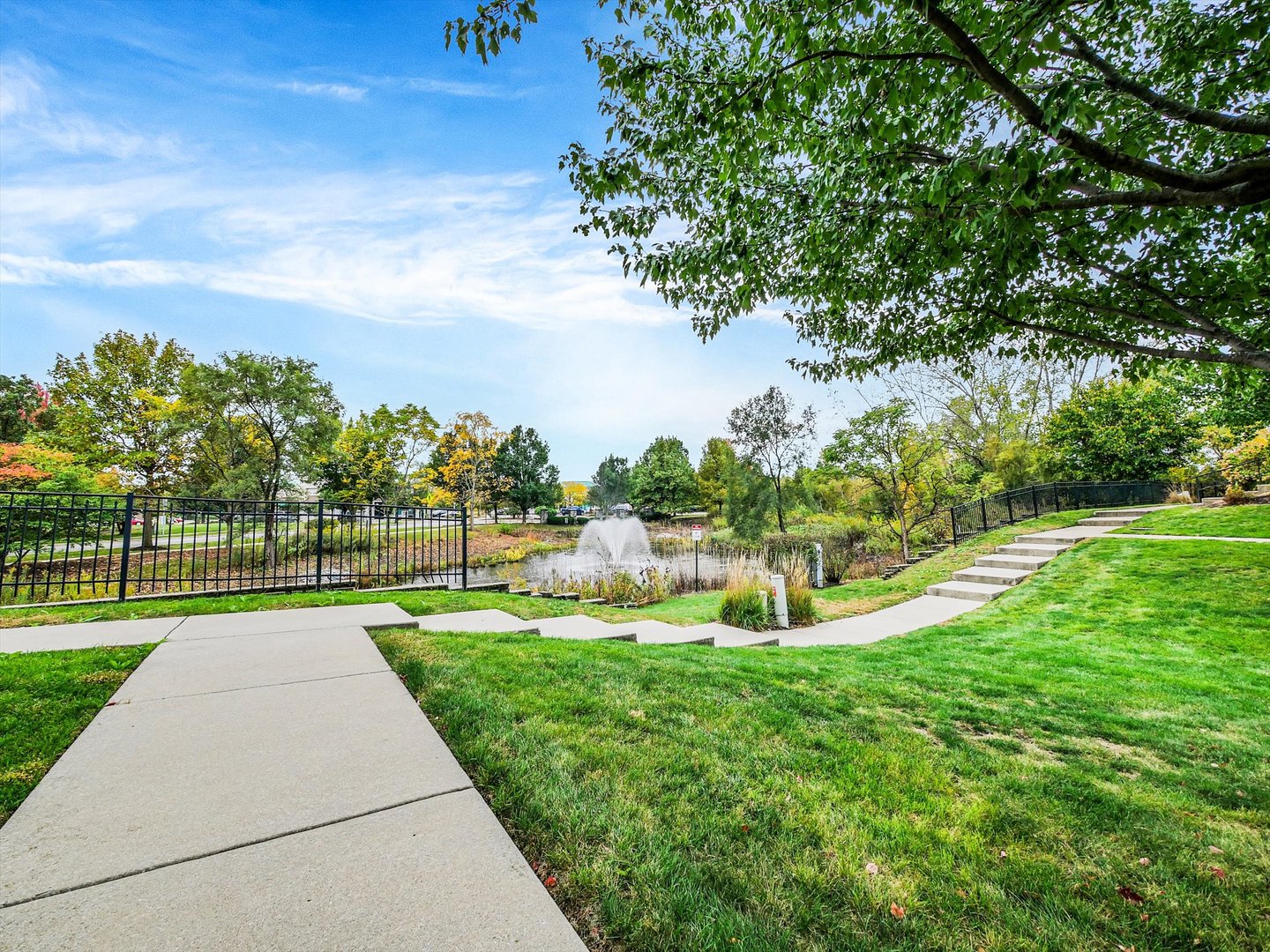 1090 Maubert Court Carol Stream, IL 60188 - Photo 5 of 55 a view of a garden with houses
